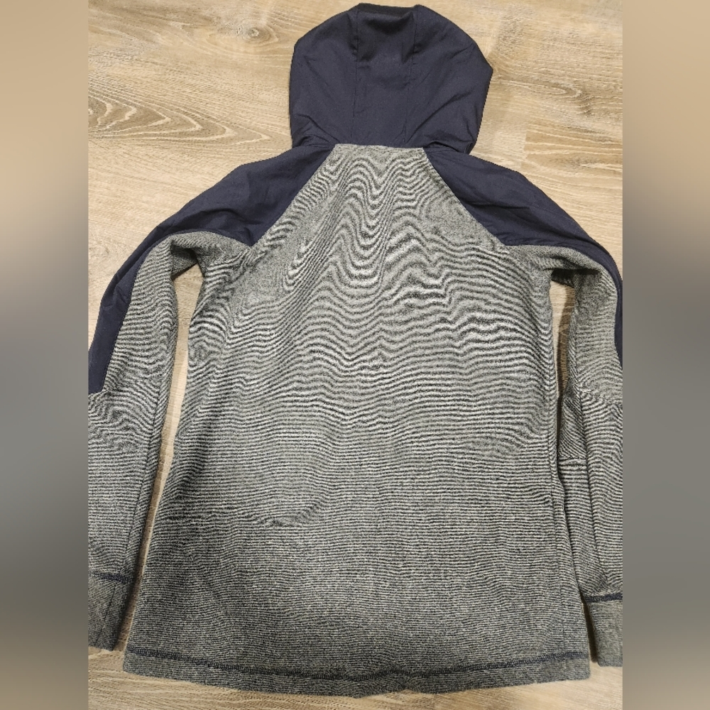 Women's Jacket - Picture 2 of 4